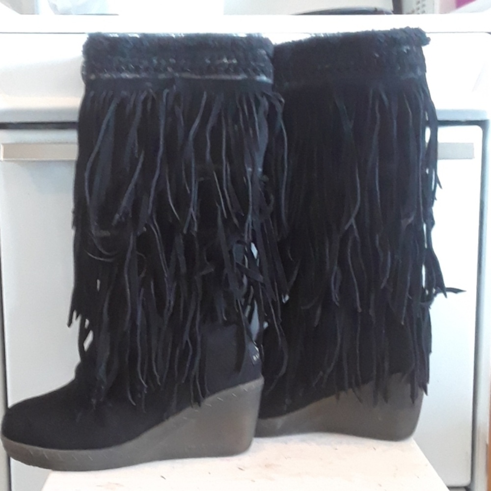 Bearpaw leather fringe wedge boots
